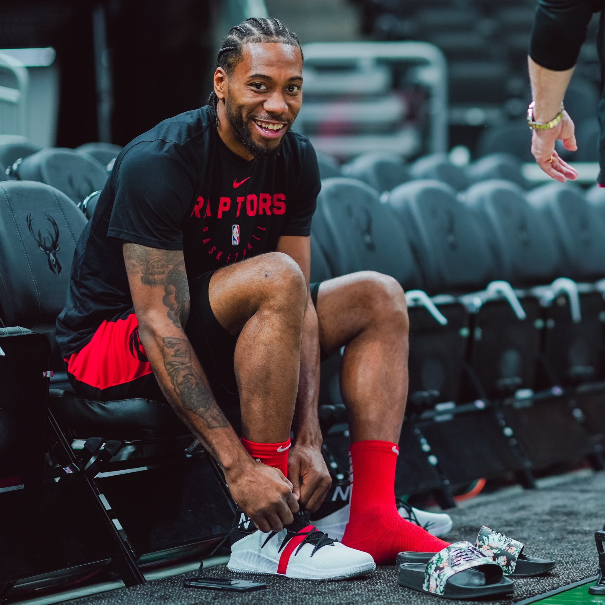 米体：尤文想引进迈尼昂、切利克和格纳布里，但面临激烈竞争（米体：尤文有意迈尼昂、切利克与格纳布里，竞争形势白热化）