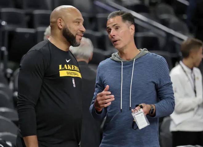 马丁内斯：C罗没有暴力行为，他只是想摆脱防守他的人（马丁内斯称C罗无暴力举动，仅为摆脱防守者）