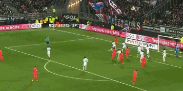 英超第14轮： 范戴克失误致丢球维尔茨造乌龙 利物浦1-1桑德兰