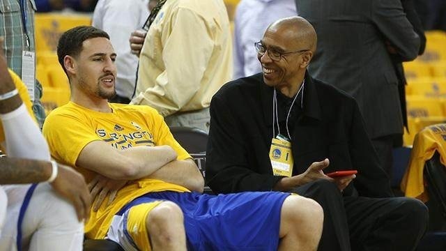 痛失好局！奇才末节断电遭骑士大逆转，四连败颓势难止（好局化为泡影！奇才末节哑火遭骑士翻盘，连败延至四场）