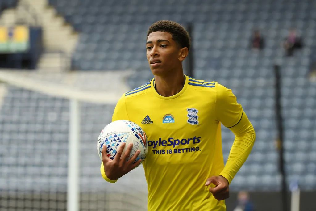 连输米兰马竞，齐沃赛后在更衣室与马洛塔和奥西利奥紧急开会