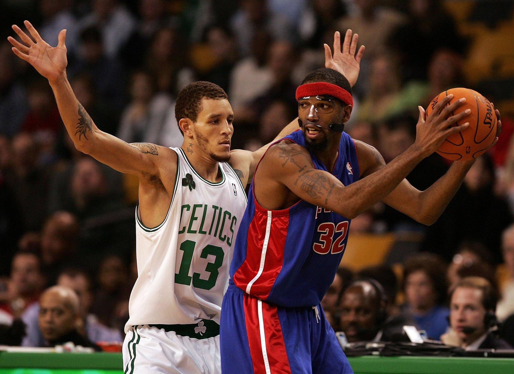 基德：球队非常需要莱夫利，希望他能早日明确治疗方案（基德：球队亟需莱夫利，盼其尽快明确治疗方案）