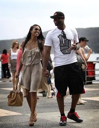 足球这项运动陪伴了我整个初高中，今天我十八岁了，...（从初中到高中，足球一直相伴；十八岁的今天，...）