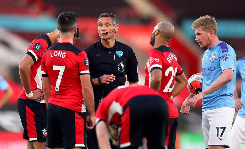 跟队记者：尤文仍在重点关注迈尼昂，球员的续约谈判陷入停滞（跟队记者：尤文持续关注迈尼昂，球员续约谈判已停摆）