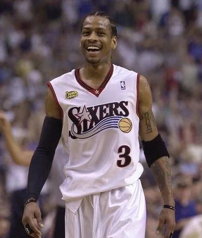 远藤航：我在日本踢过中卫，所以我不介意在利物浦踢什么位置（远藤航：曾在日本踢中卫，在利物浦出任任何位置都可以）