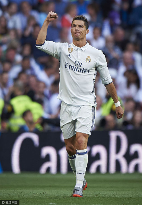 意甲媒体热议：米兰前锋希门尼斯未来扑朔迷离，媒体坚称他将离开而经纪人否认！（意媒聚焦：米兰前锋希门尼斯去留成谜，媒体称将离队经纪人予以否认）