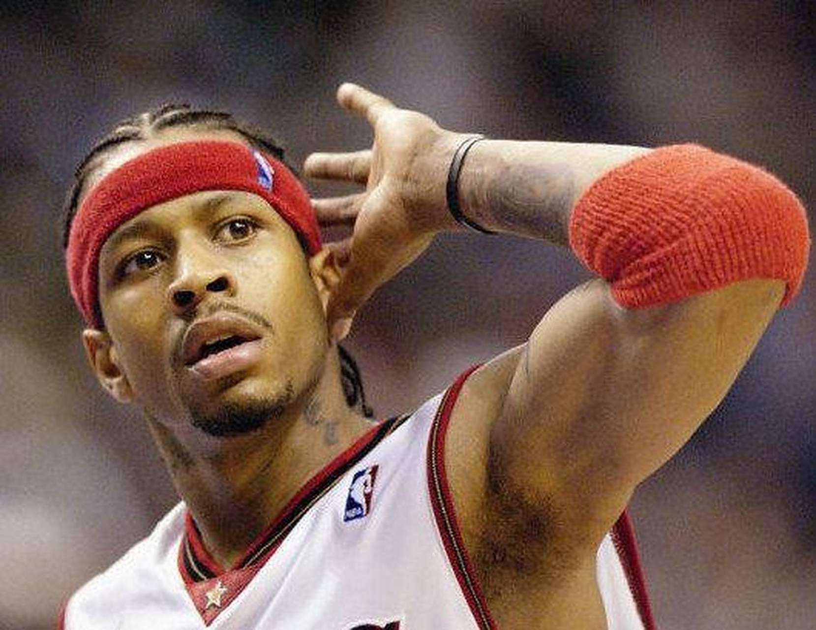 亚洲杯出线生死战，中国香港足总开出100万港币的赢球奖金（亚洲杯出线关键战，中国香港足总重奖100万港币鼓励取胜）