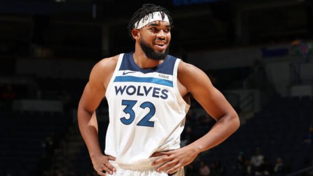 在防守端 在防守端